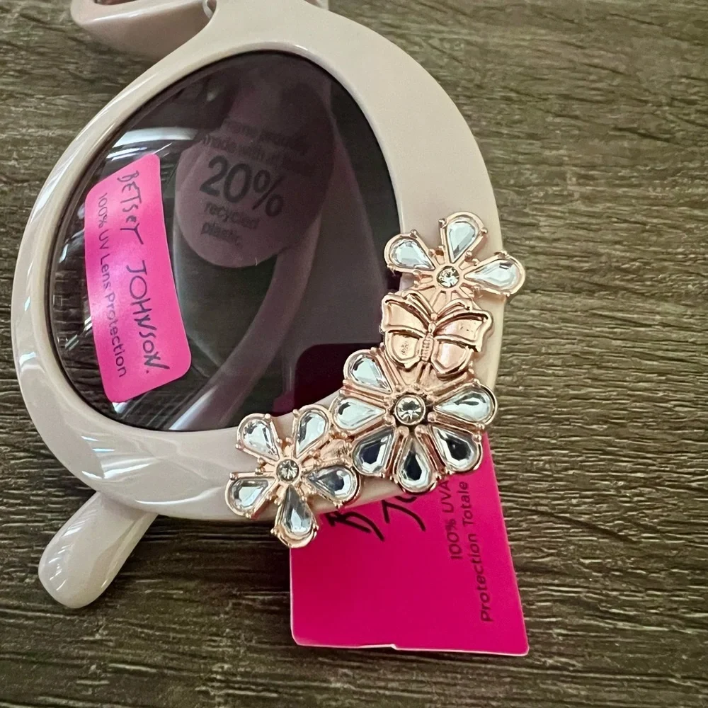 NWT Betsey Johnson Floral Rhinestone Sunglasses - Picture 2 of 9